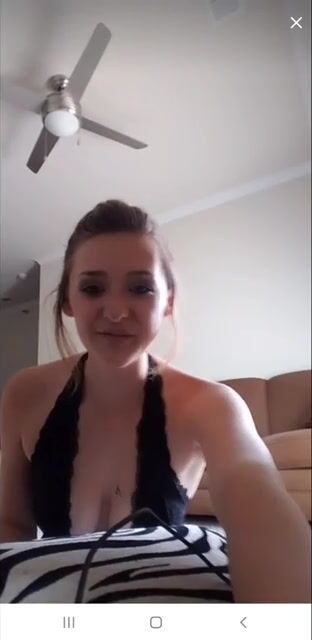 Quick view up her dress on live